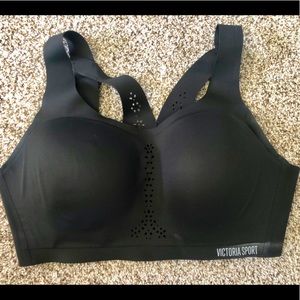 Black VSX sports bra
